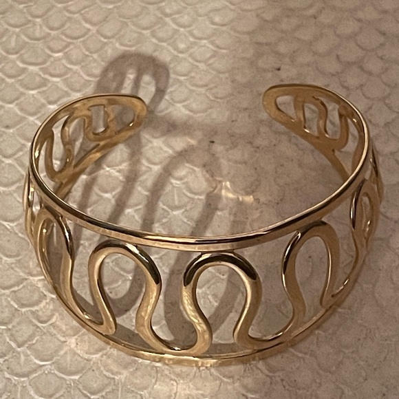 Sarah Coventry Cuff Bracelet, Open Work, Gold Tone, Signed - Picture 1 of 7